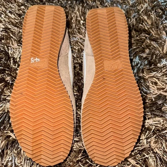 Nike Cortez Vintage Suede women’s shoes size 9 - Picture 6 of 6